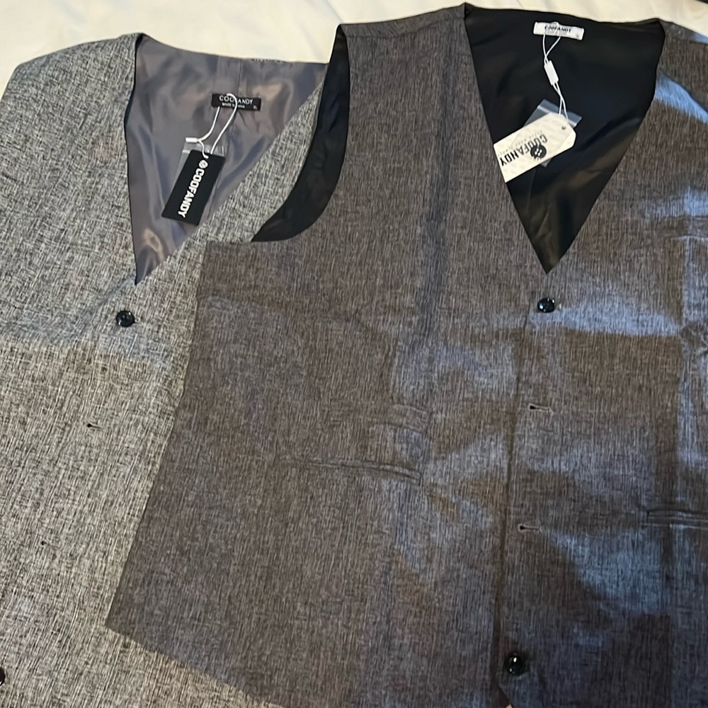 Set of two men’s vests